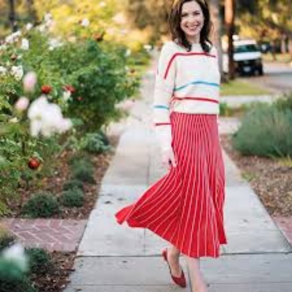 Katie Sturino Rosalind Pleated Knit Skirt plus 3X - Picture 2 of 6